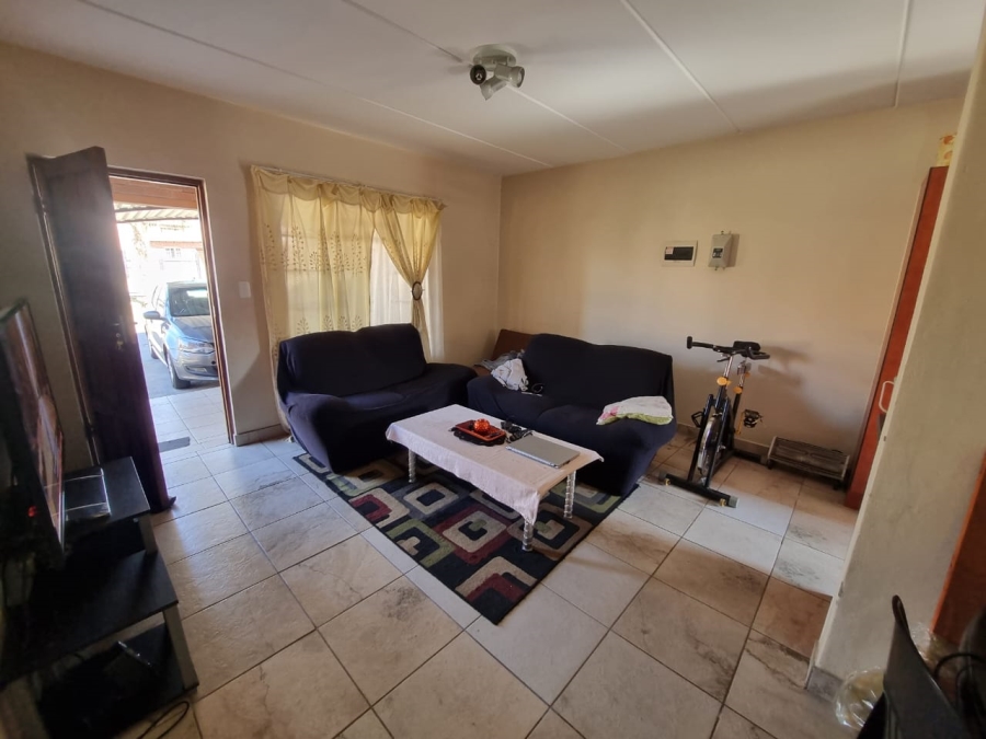 2 Bedroom Property for Sale in Waterval East North West